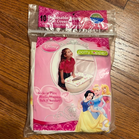 Disposable toilet seat cover - Picture 1 of 2